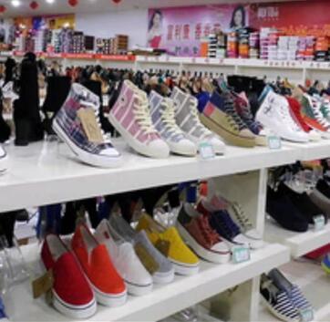 鞋帽服裝 時尚與實(shí)用的完美融合